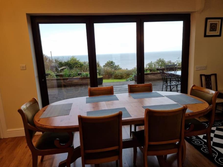Spacious Detached Home With Beautiful Seaviews, Sleeps 6 Trimingham Luaran gambar