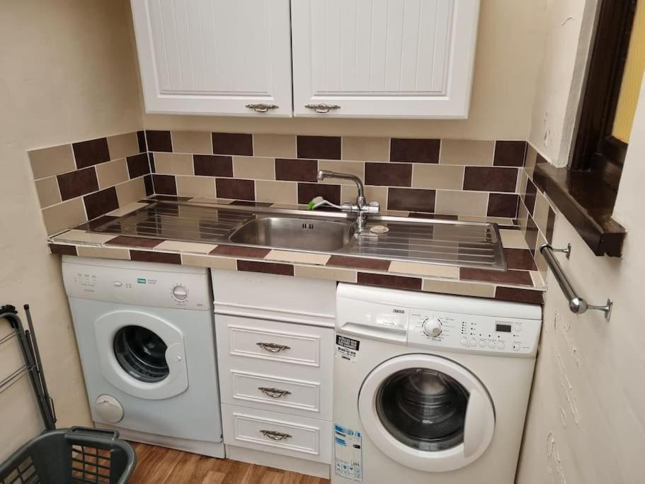 Spacious Detached Home With Beautiful Seaviews, Sleeps 6 Trimingham Luaran gambar