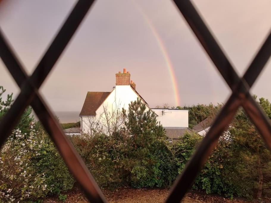 Spacious Detached Home With Beautiful Seaviews, Sleeps 6 Trimingham Luaran gambar